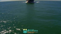 海中行驶的货轮航拍视频素材