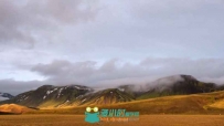 白云在美丽的山脉上高清实拍视频素材